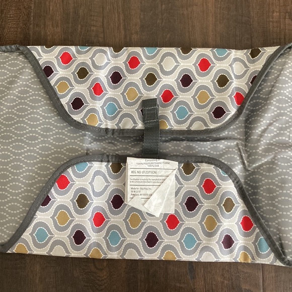 Skip Hop Portable Baby Changing Pad, Multi-color - Picture 6 of 8